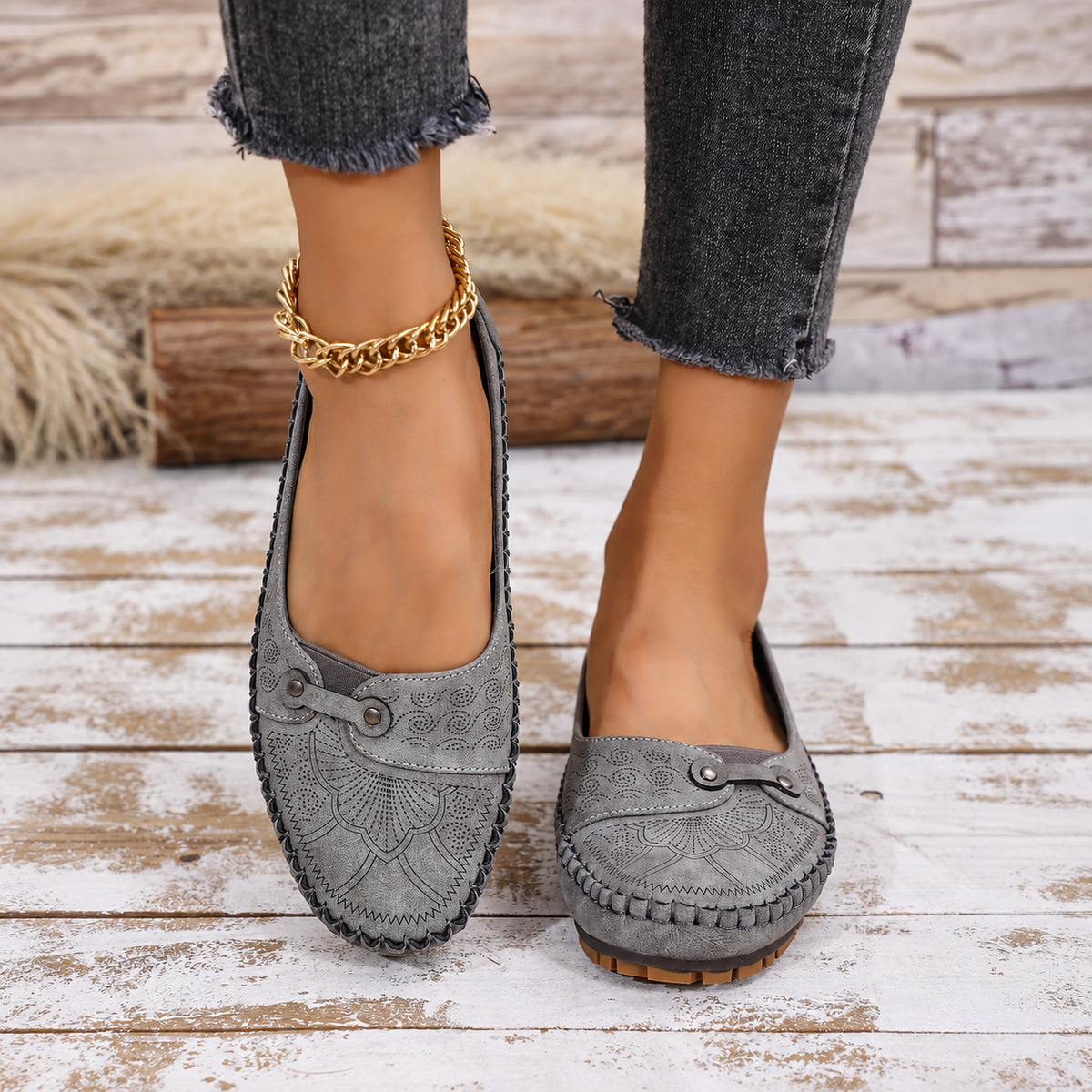 Women’s Vintage Comfort Slip-On Flats – Lightweight & Flexible