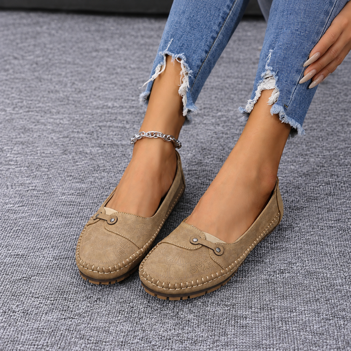 Women’s Vintage Comfort Slip-On Flats – Lightweight & Flexible
