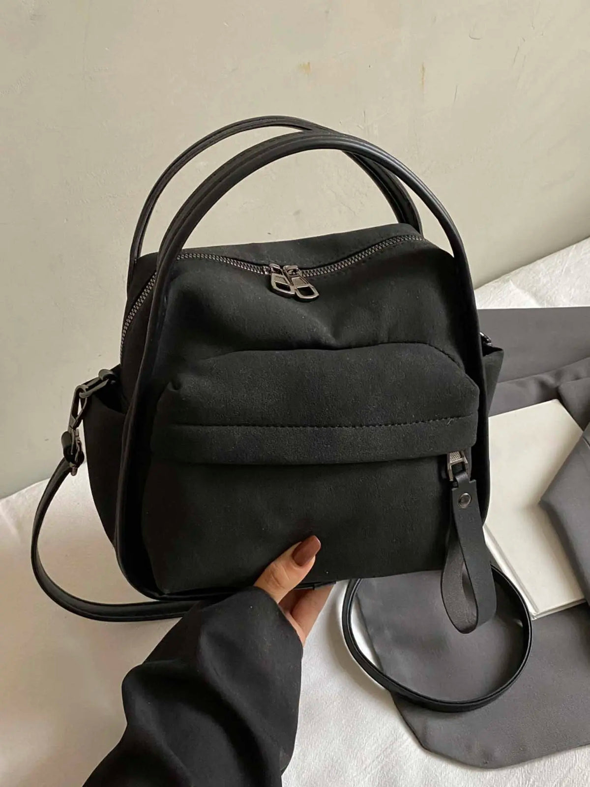 Ladies' elegant solid color shoulder bag, fashionable zipper All Match crossbody bag for daily use, simple solid color, casual trend versatile high-quality commuter shoulder bag, Fabric shoulder bags, Crossbody handbags