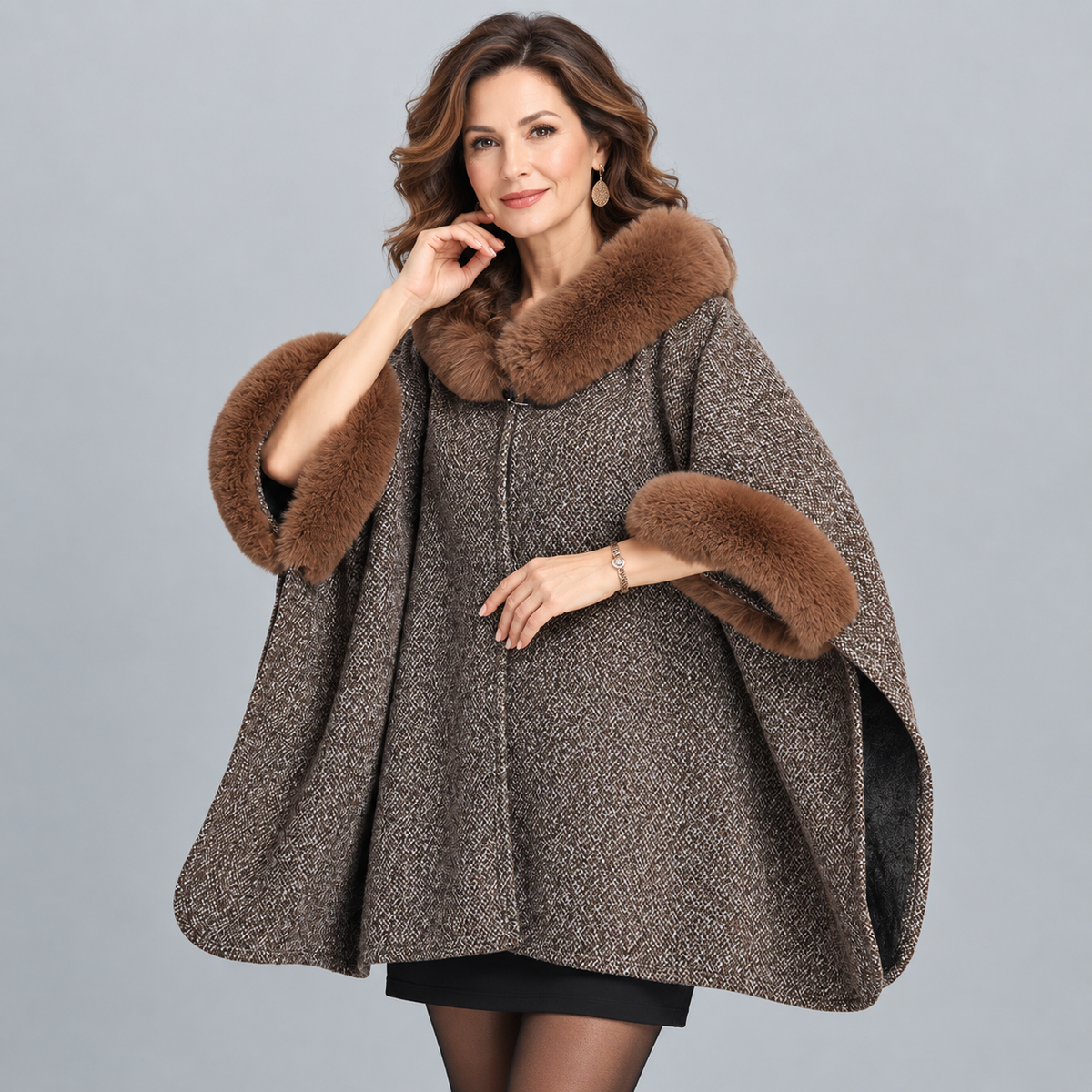 2026 New Arrival – Women’s Elegant Faux-Fur Winter Cape Coat | British-Inspired Luxury Outerwear